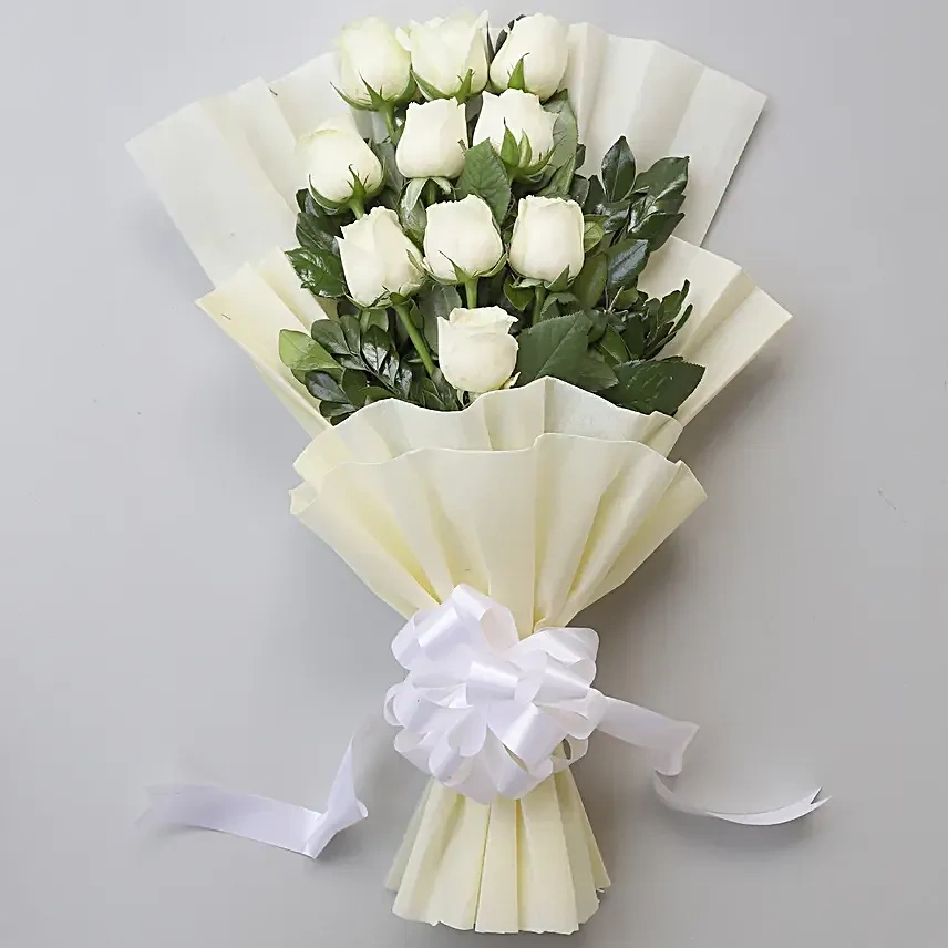 pristinewhiterosesbunch3