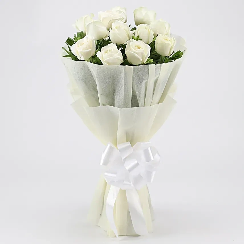 elegantpristinewhiterosesbouquet3
