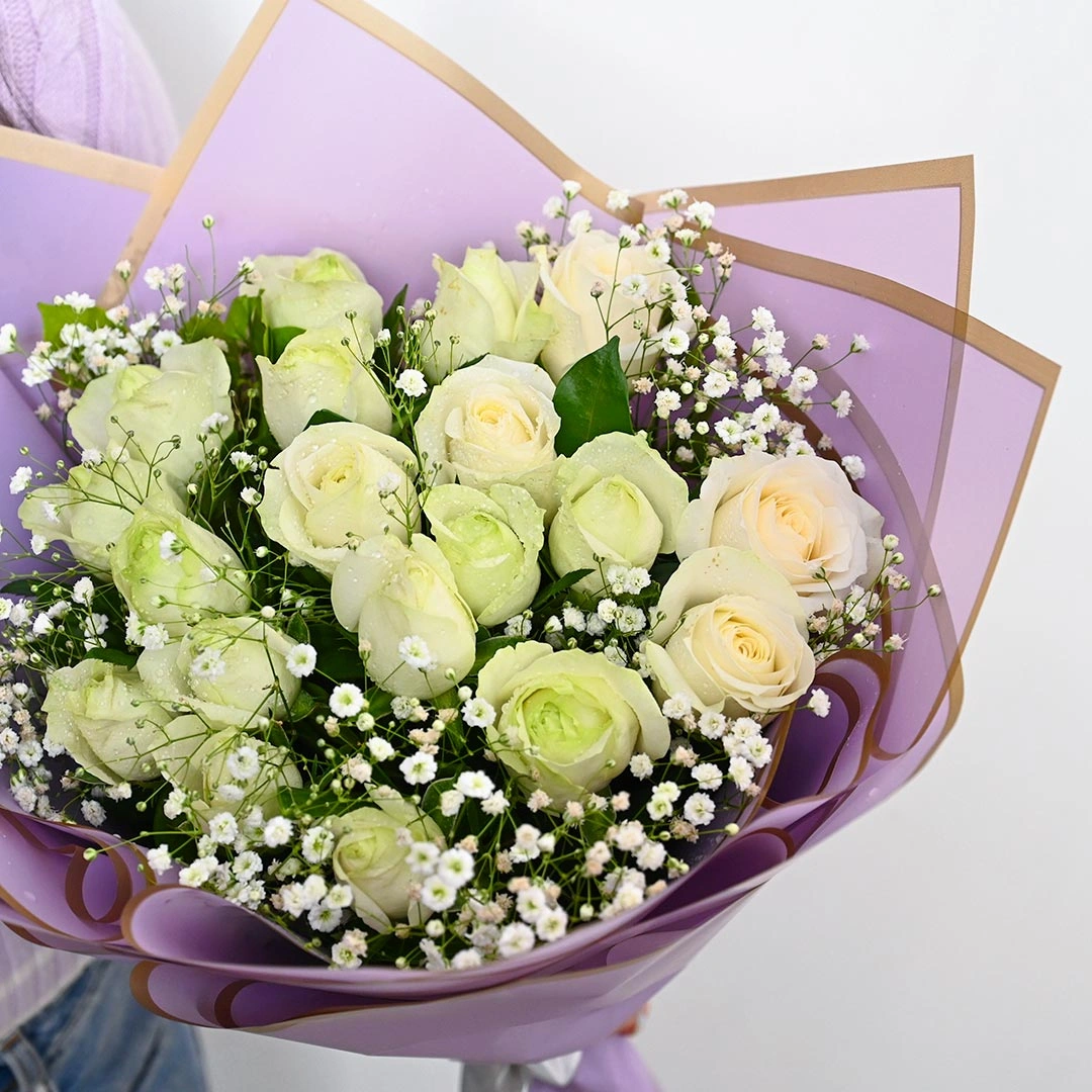 elegantwhiterosebouquetc