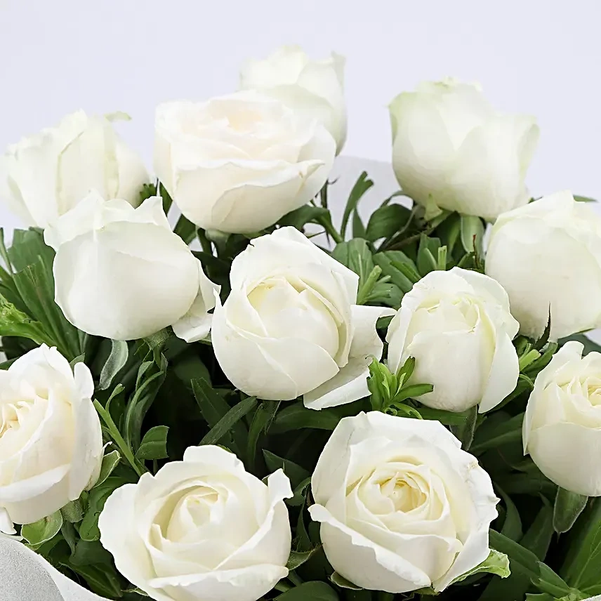 elegantpristinewhiterosesbouquet4