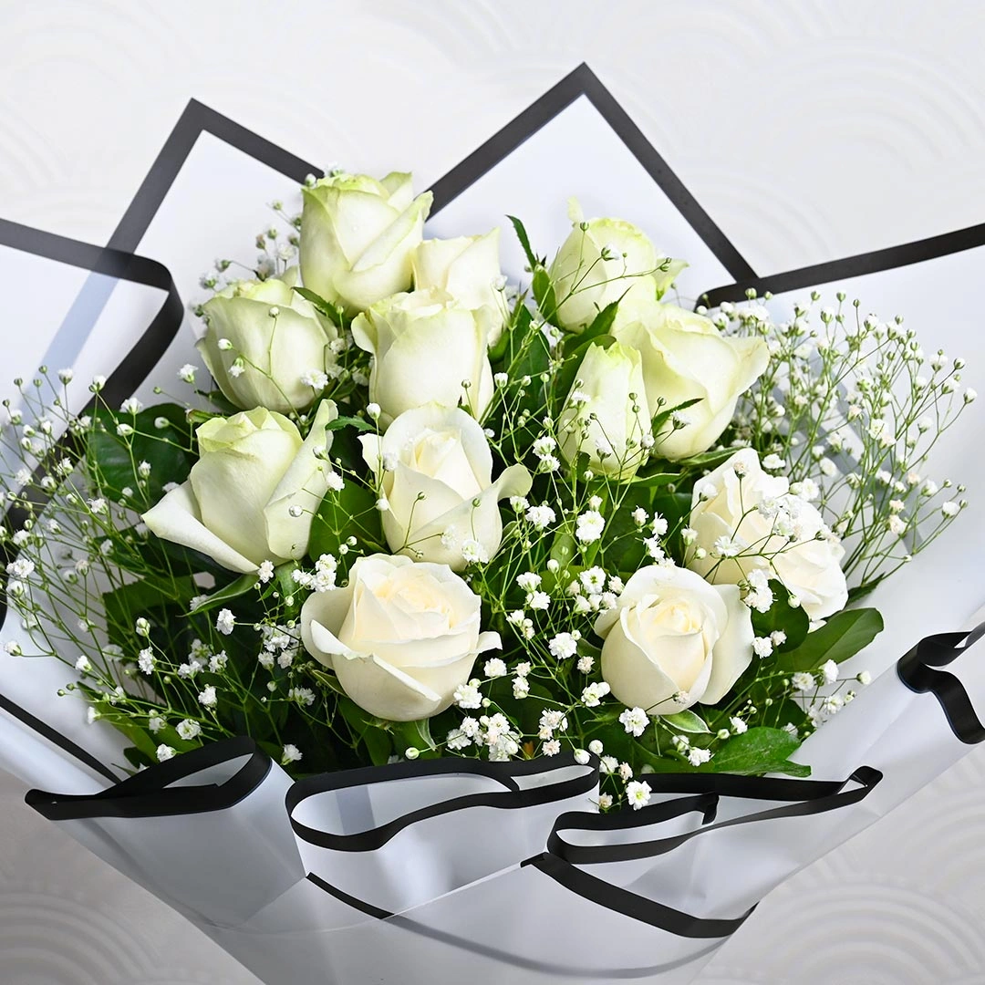 eternitywhiterosesbouquetd