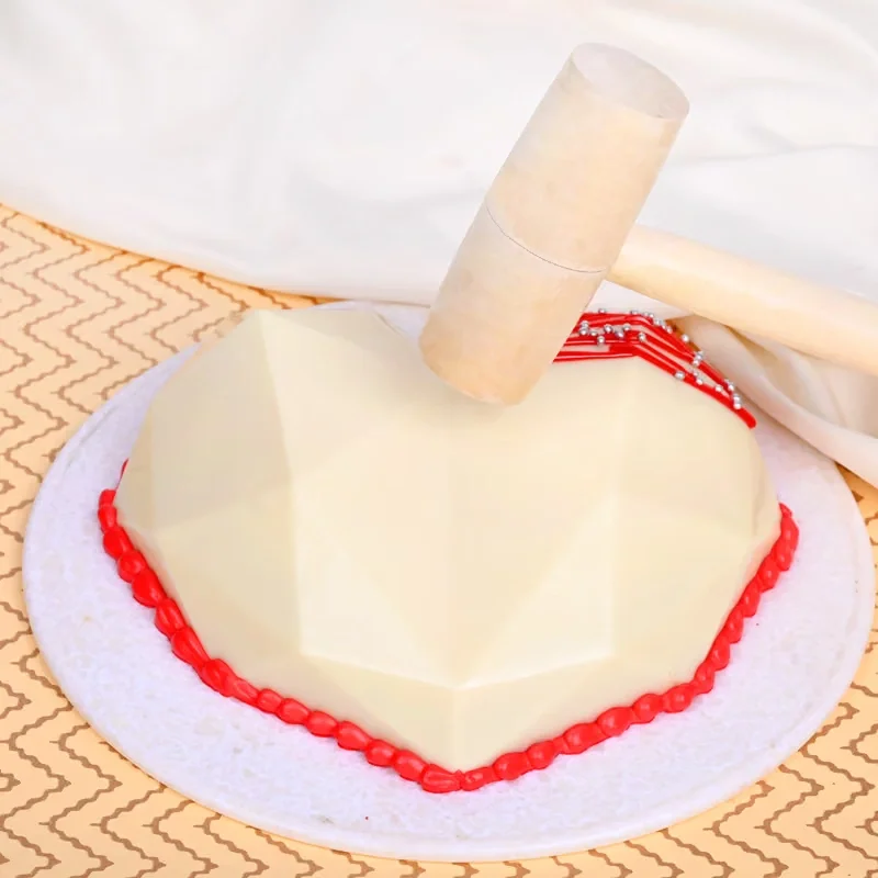 redvelvetpinatacake9888990caDDD