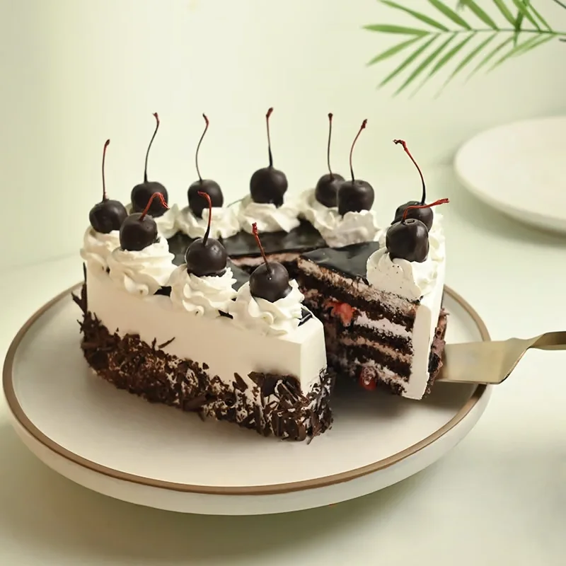 egglessheartshapedblackforestcake9913210caEE