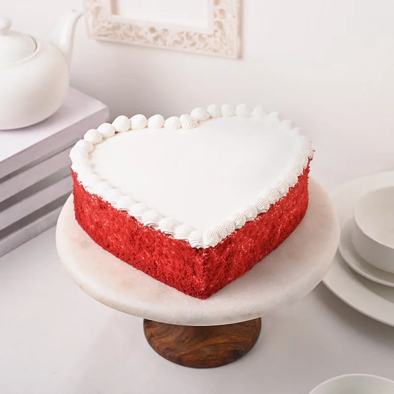 heartshapedredvelvetvalentinecake9827300caAAA
