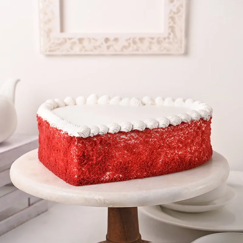 heartshapedredvelvetvalentinecake9827300caCCC