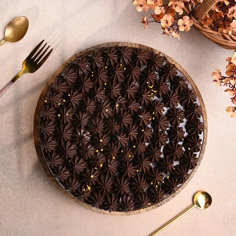 chocolatecakewithgoldensprinkles9749180caC