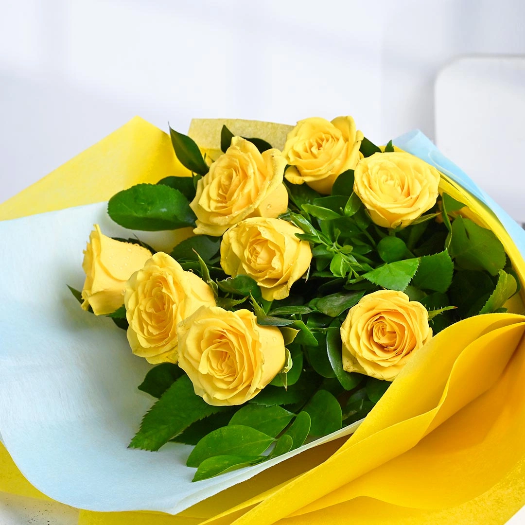 elegantyellowroseswrappedwithlovec