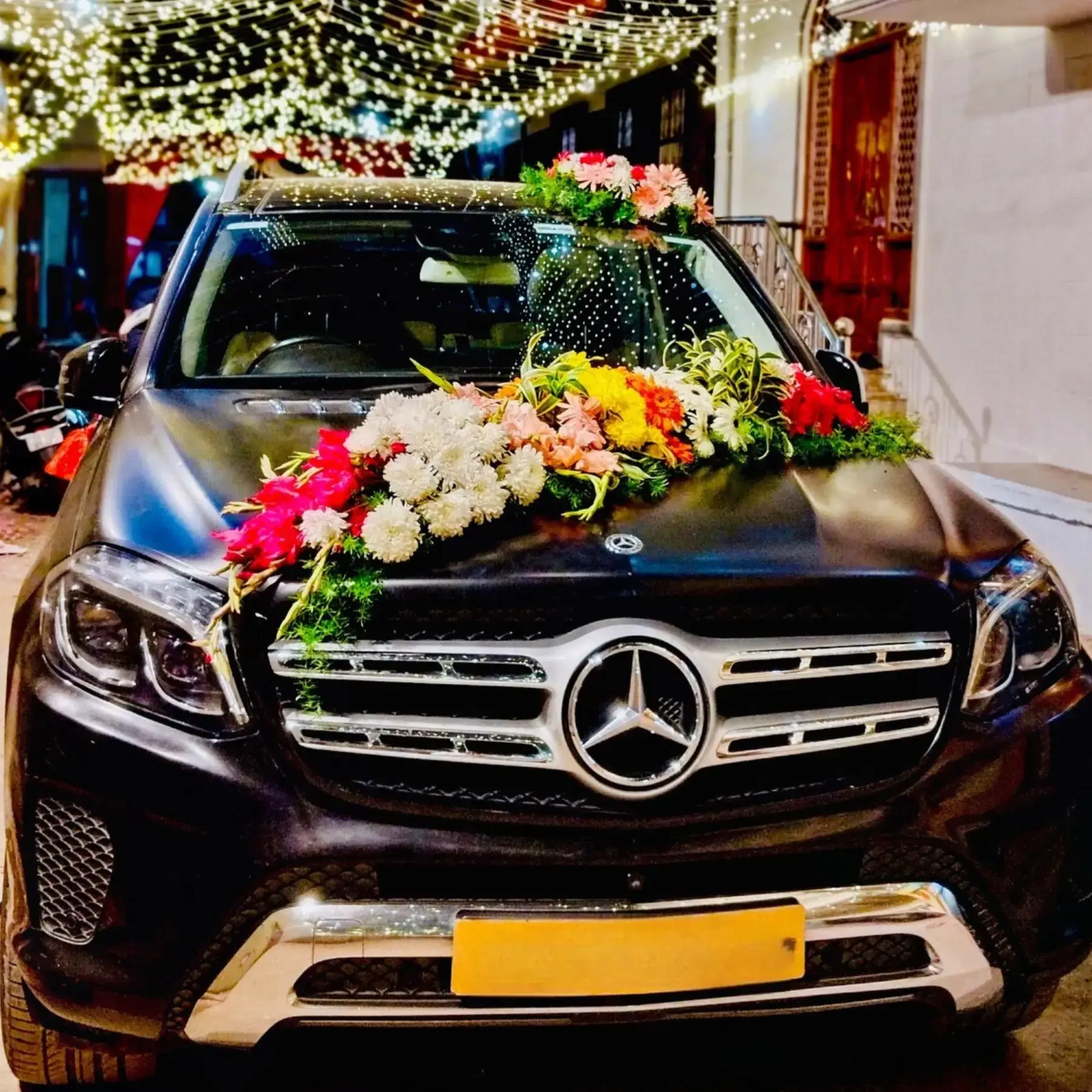Vibrant Flower Wedding Car Grand Decoration 