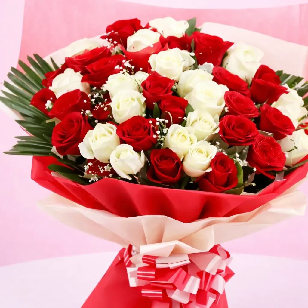 Luxury Red White Rose Bouquet Set
