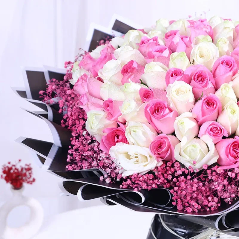 radianceofromanceinpinknwhiteroses9717420flC0