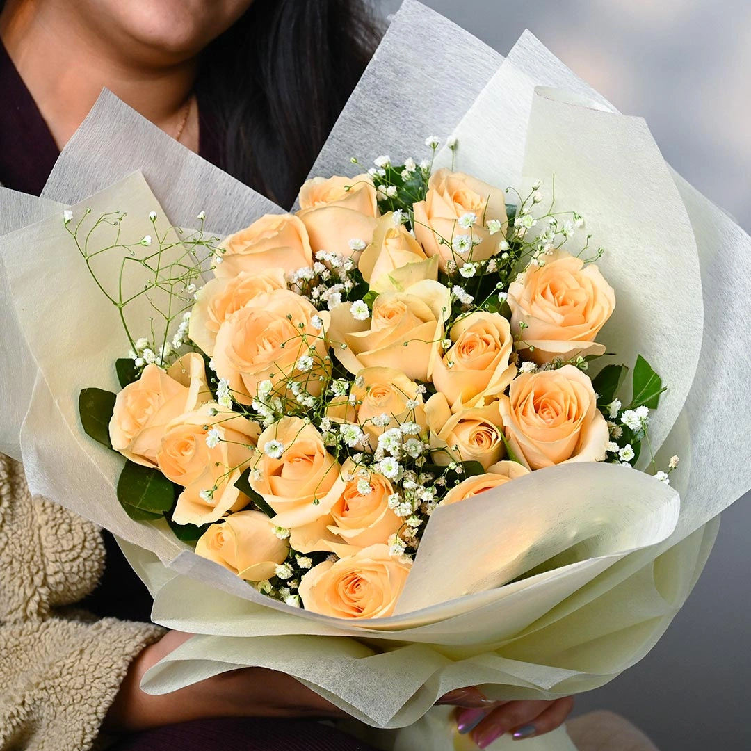 warmpeachcoloredrosebouquetc