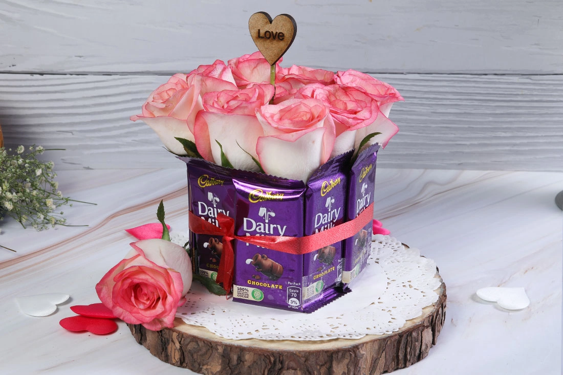 Pink roses Flowers  and dairy milk set