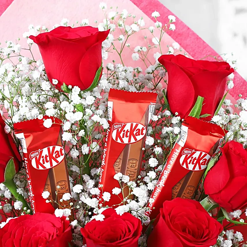 redrosesbunchwithnestlekitkatchocolates4