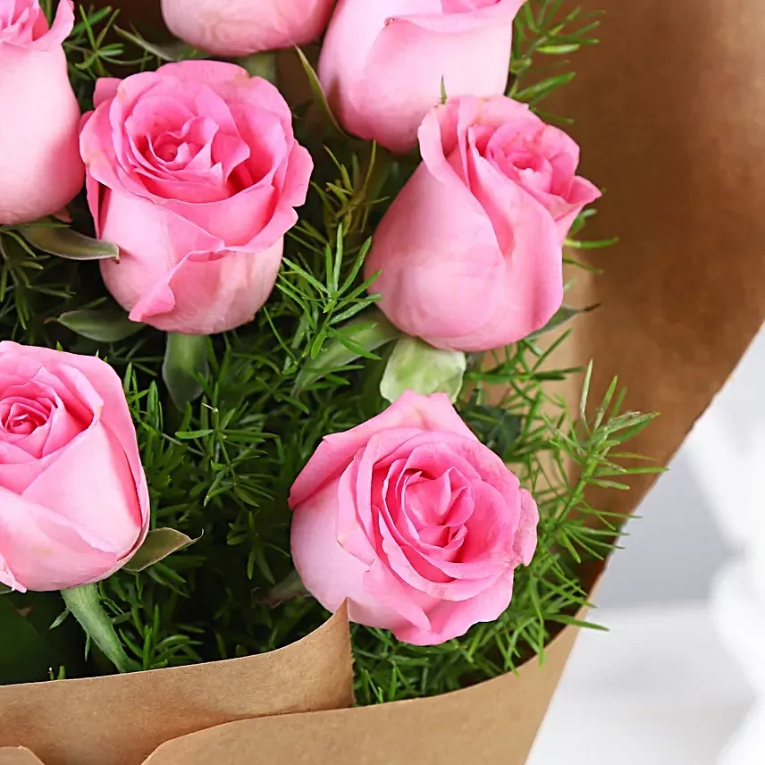 10pinkrosesinbrownpaper3