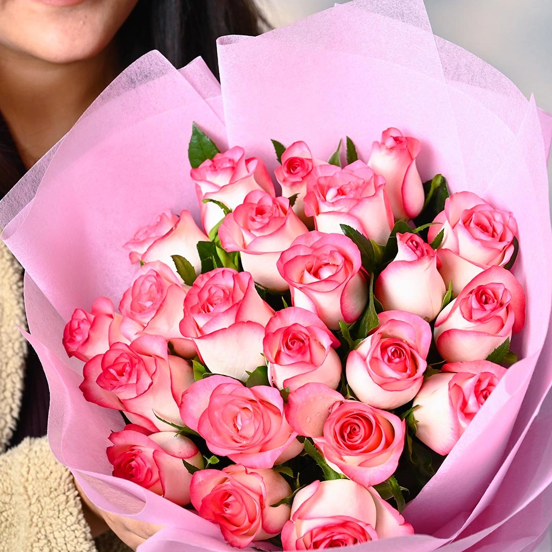 timelesspinkrosesbeautybouquetc
