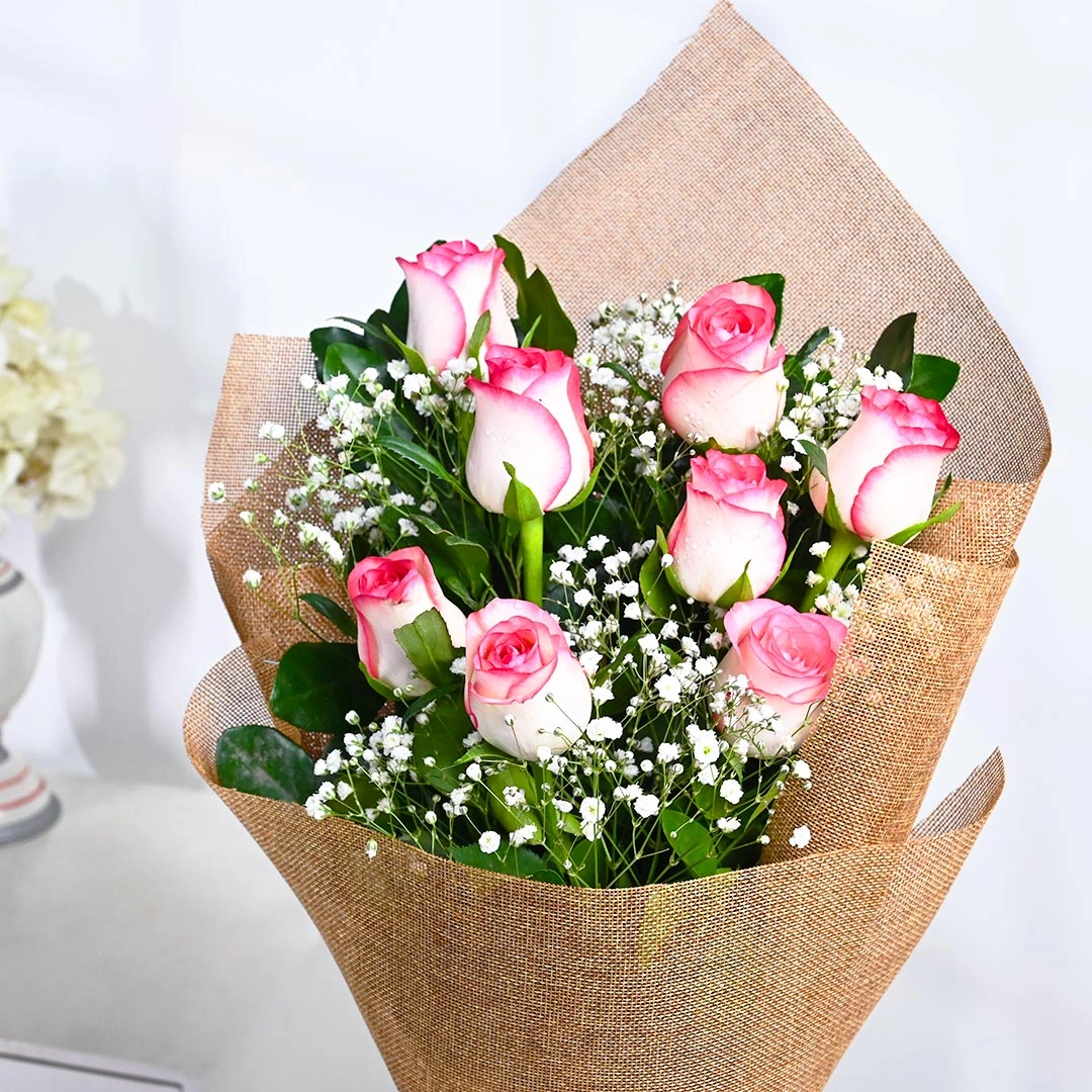 charmingpinkroseswithbabysbreathc